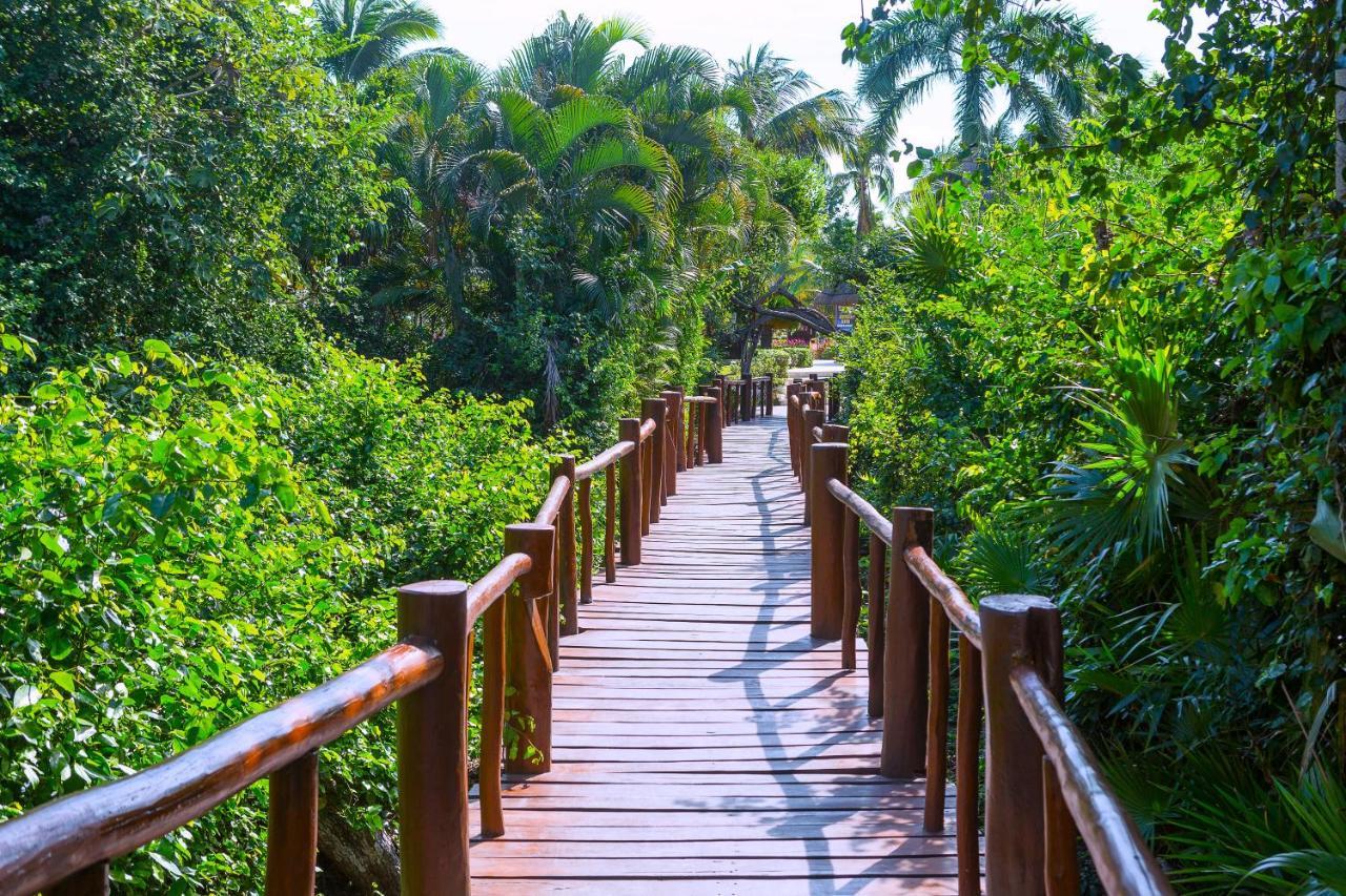 Trs Yucatan Hotel - Adults Only Akumal Buitenkant foto