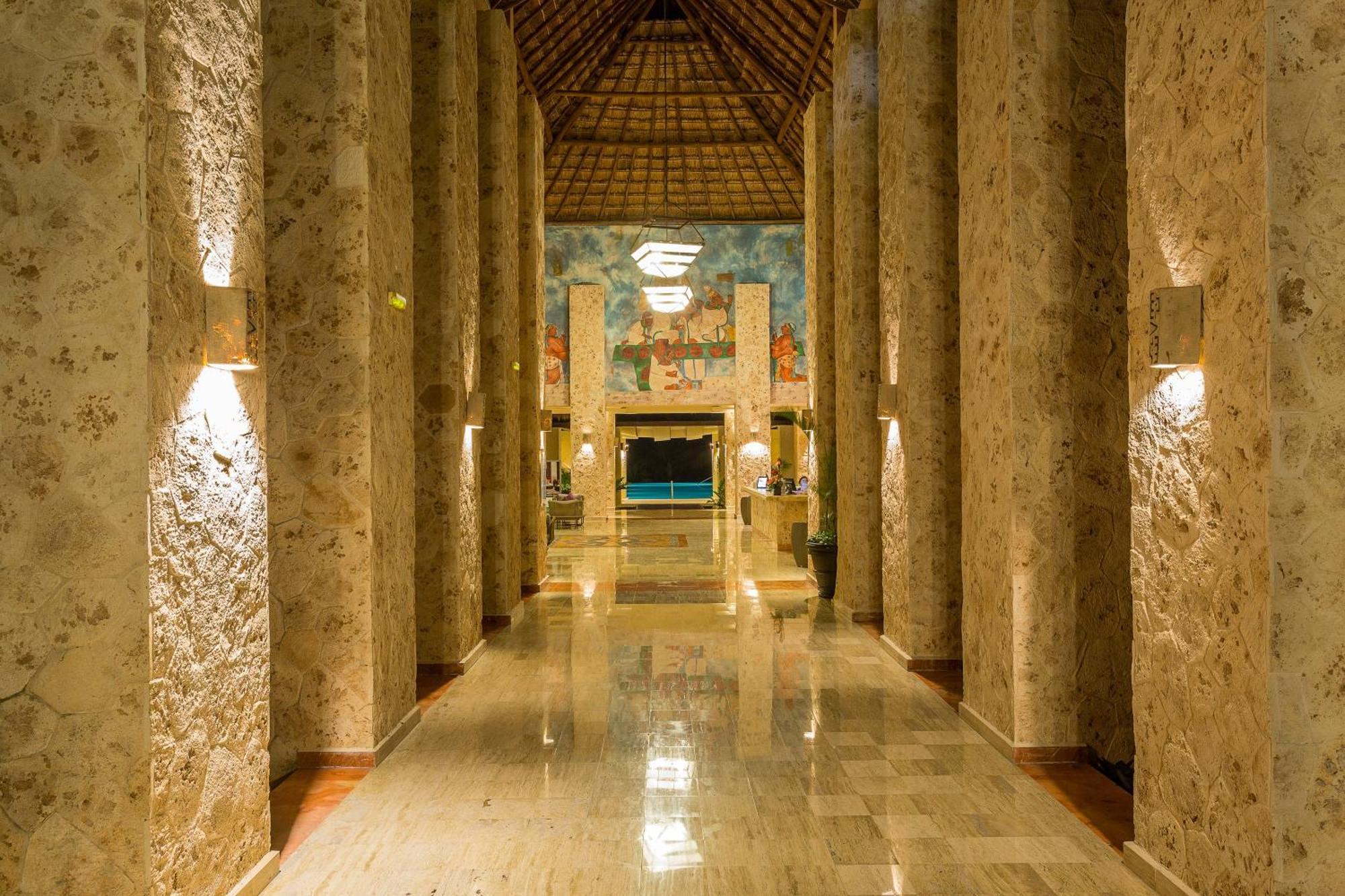Trs Yucatan Hotel - Adults Only Akumal Buitenkant foto