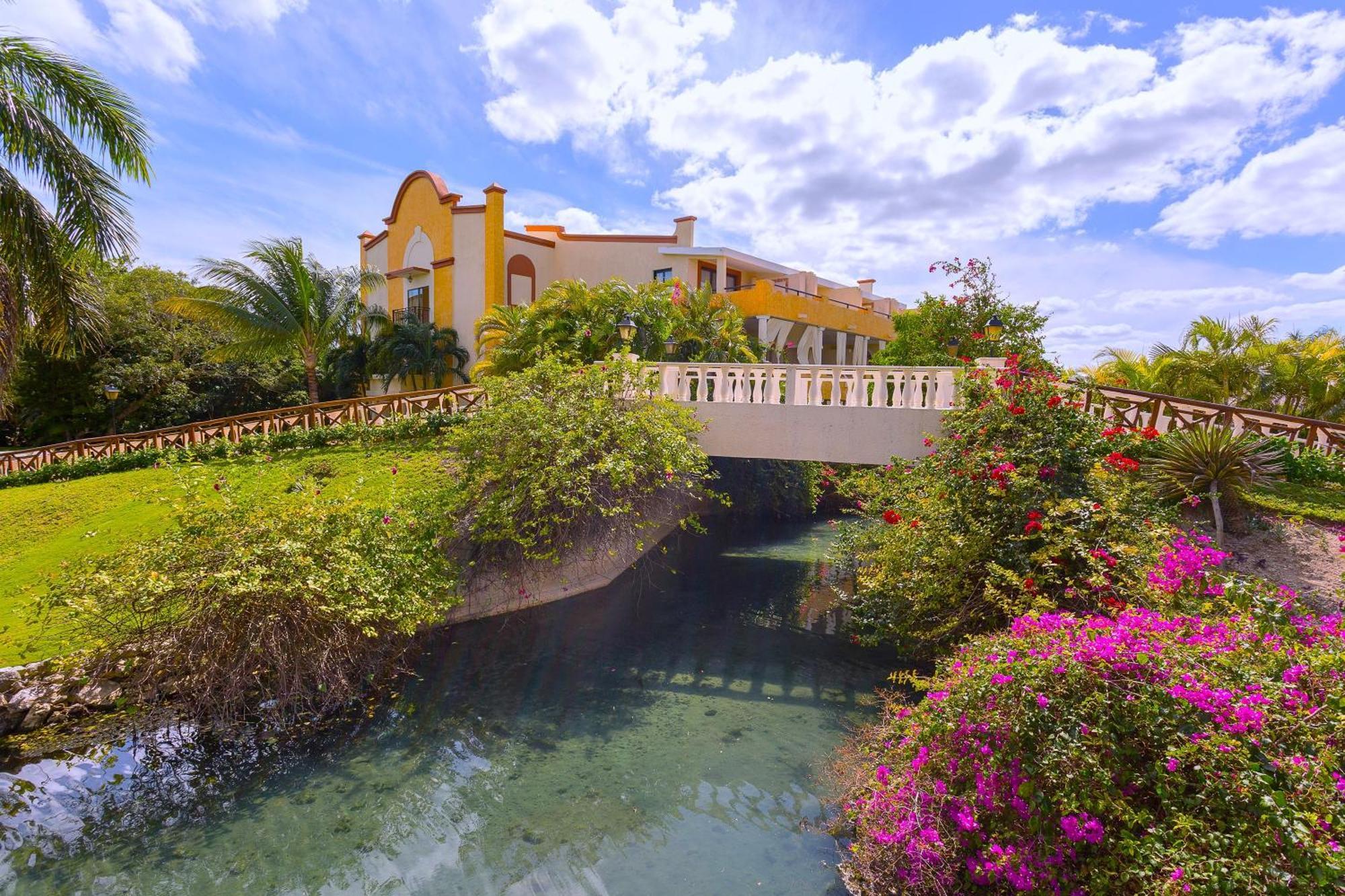 Trs Yucatan Hotel - Adults Only Akumal Buitenkant foto